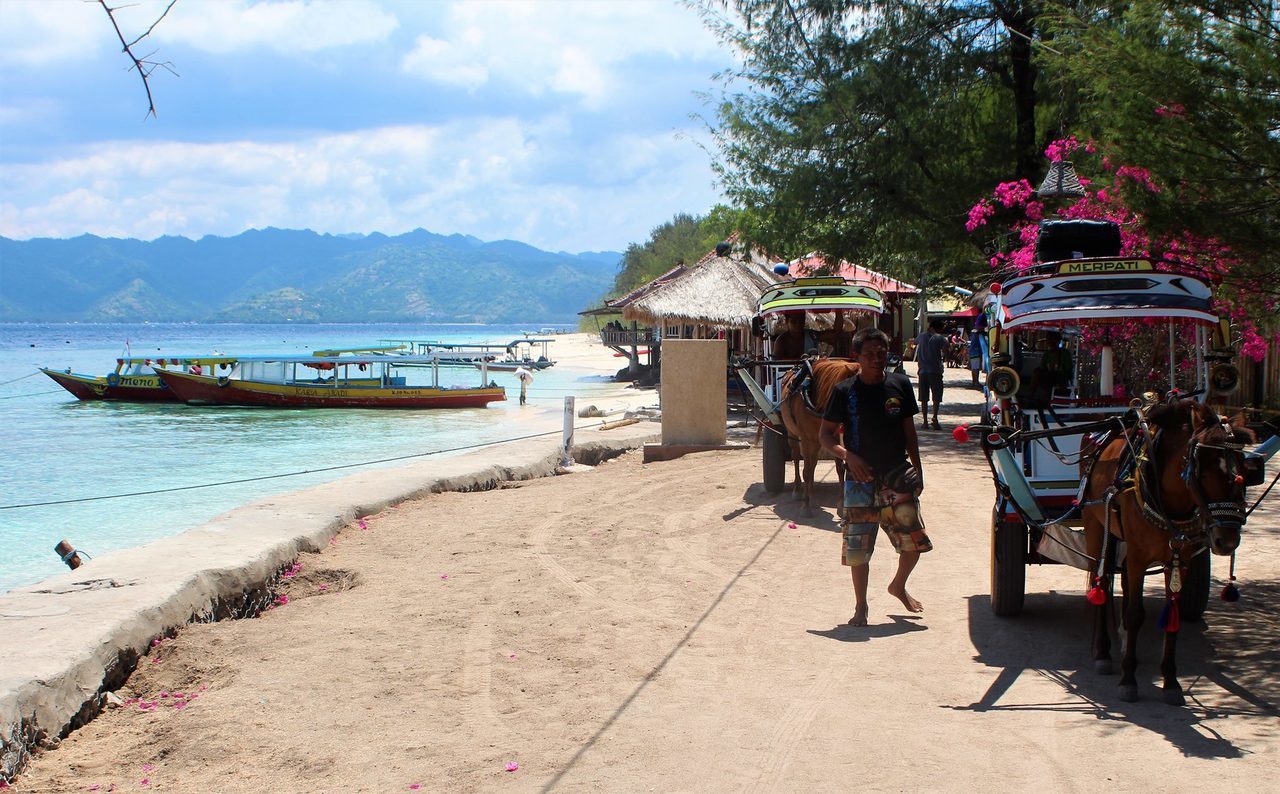 best beach restaurant Gili Meno